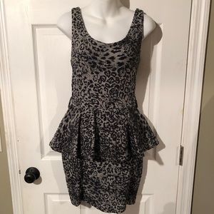 Betsey Johnson vintage gray leopard knit sleeveless dress. Sz S